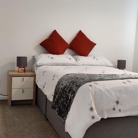 2 Bed Solihull Near Nec Airport, Jlr, Resort Wrld Экстерьер фото