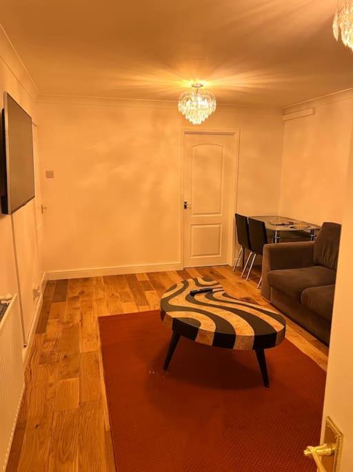 2 Bed Solihull Near Nec Airport, Jlr, Resort Wrld Экстерьер фото