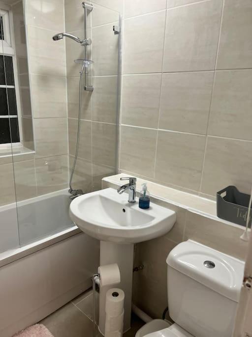 2 Bed Solihull Near Nec Airport, Jlr, Resort Wrld Экстерьер фото