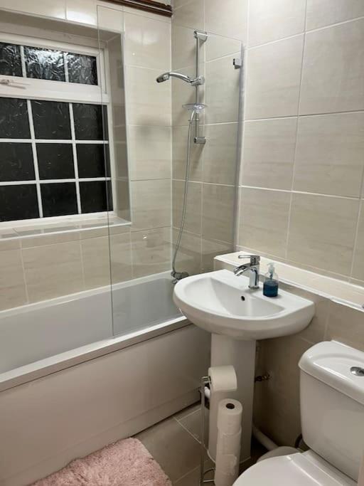 2 Bed Solihull Near Nec Airport, Jlr, Resort Wrld Экстерьер фото