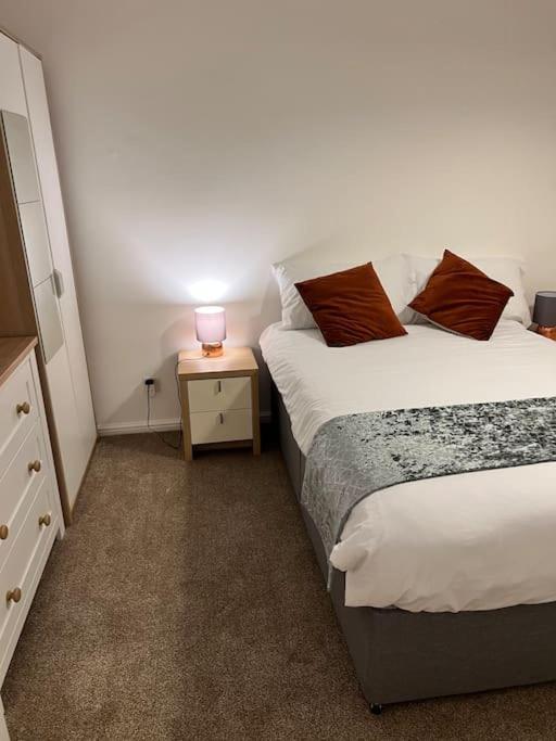 2 Bed Solihull Near Nec Airport, Jlr, Resort Wrld Экстерьер фото