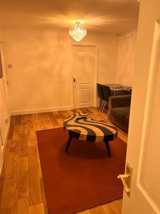 2 Bed Solihull Near Nec Airport, Jlr, Resort Wrld Экстерьер фото