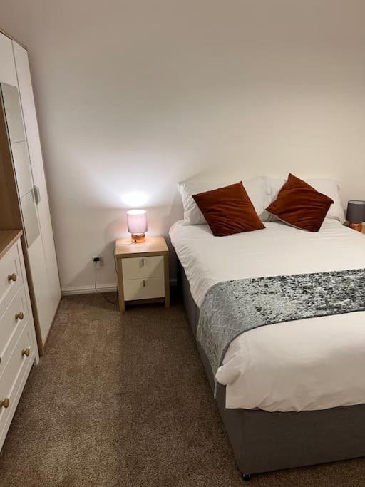 2 Bed Solihull Near Nec Airport, Jlr, Resort Wrld Экстерьер фото
