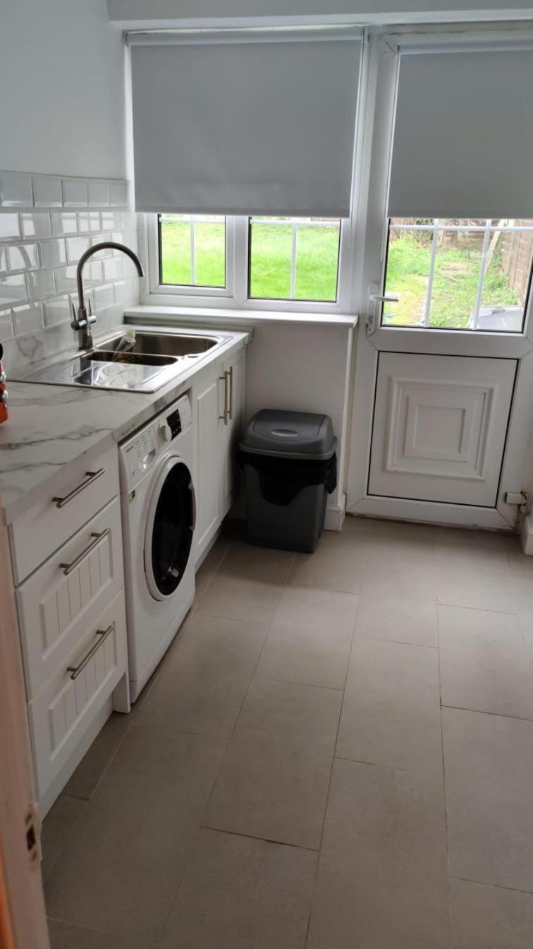 2 Bed Solihull Near Nec Airport, Jlr, Resort Wrld Экстерьер фото
