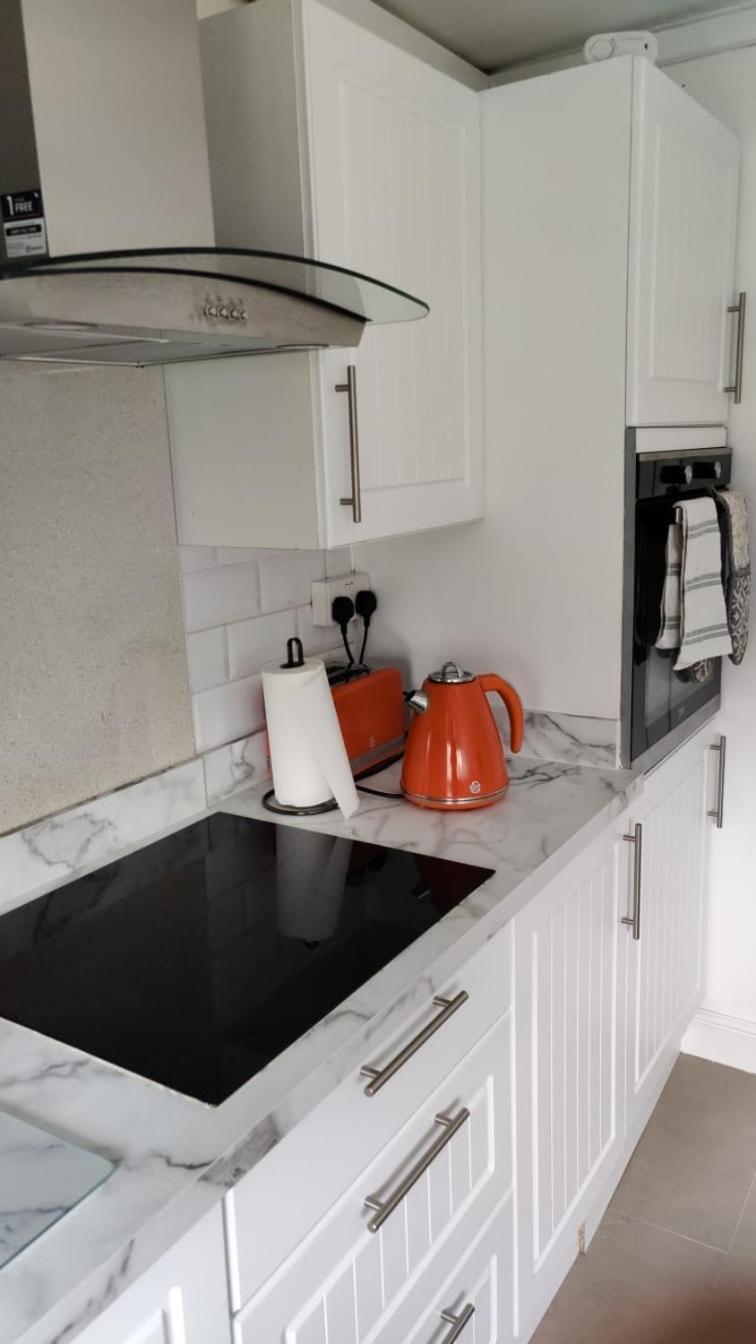 2 Bed Solihull Near Nec Airport, Jlr, Resort Wrld Экстерьер фото